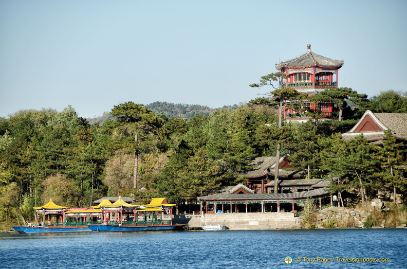 chengde-imperial-resort-AJP4304.jpg