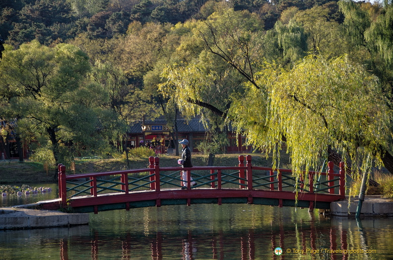 chengde-imperial-resort-AJP4307.jpg