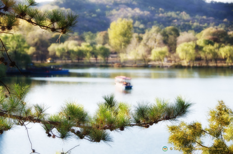 chengde-imperial-resort-AJP4316.jpg