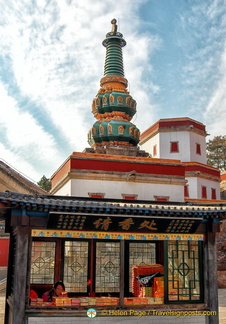 Puning Si - Brightly Coloured Stupa