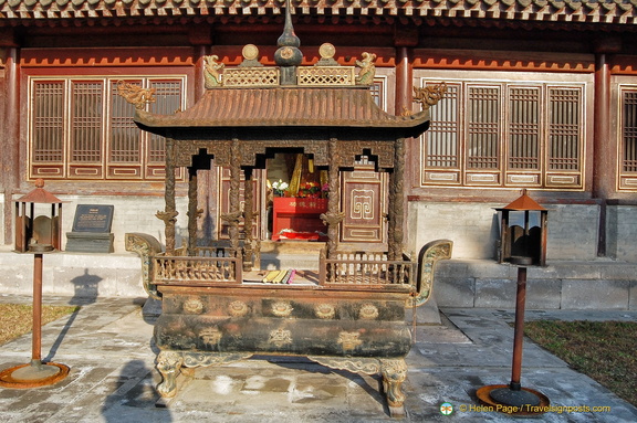 Puyou Si Offering Altar