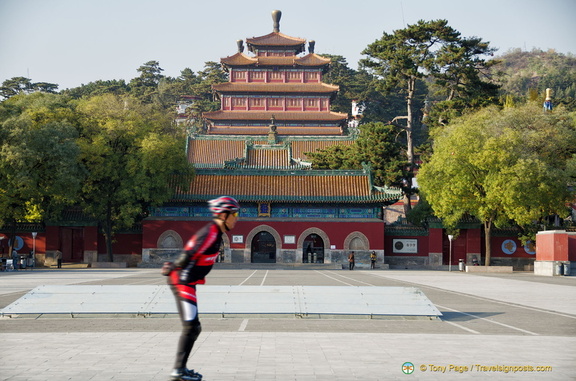 Puning Temple external courtyard