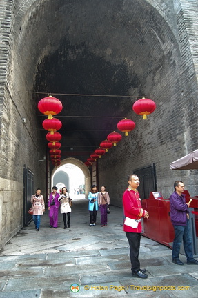 Xi'an City Wall East Gate Tunnel