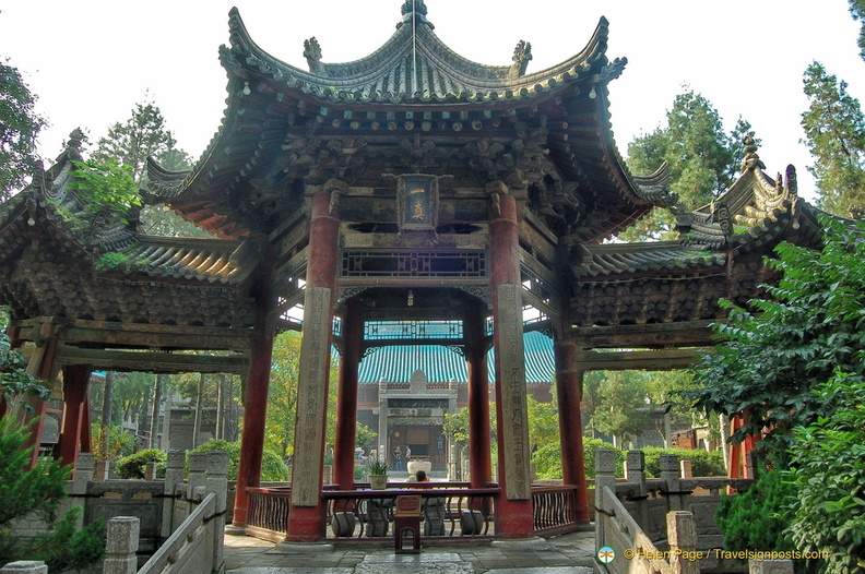 The Phoenix Pavilion is so named because the central hexagonal pavilion (head) and the two side pavilions (wings) look like a phoenix spreading its wings. xian-great-mosque-DSC5482.jpg