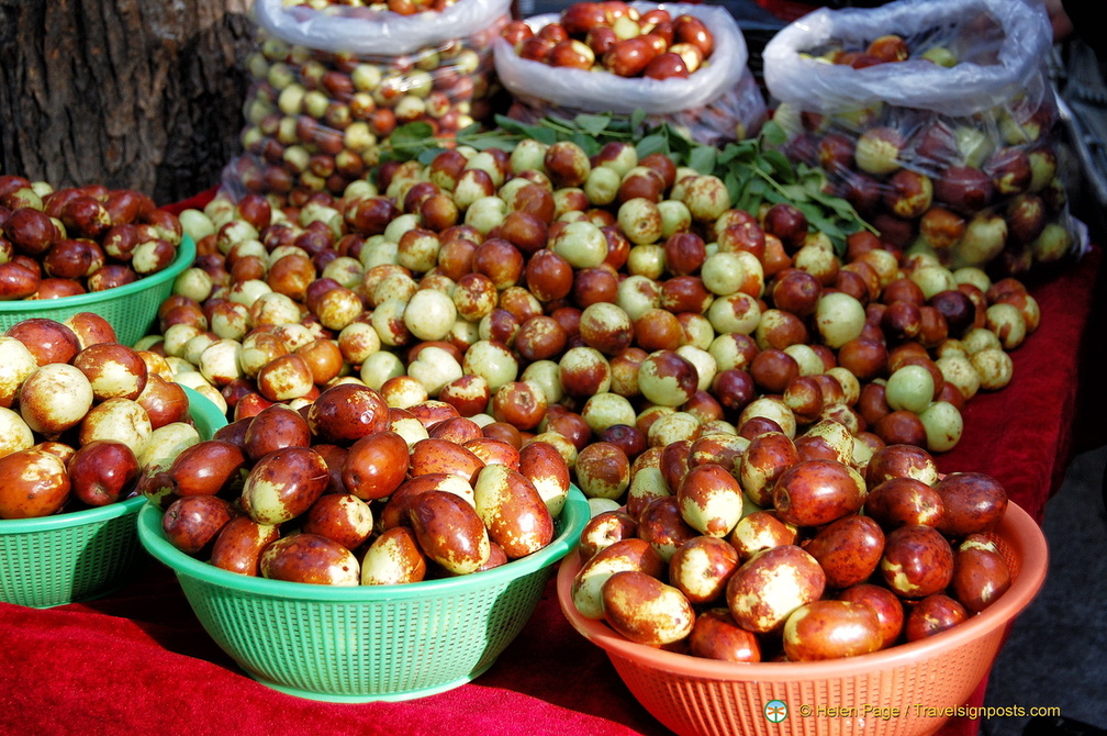 Xi'an Muslim Snack Street - Local Fruit