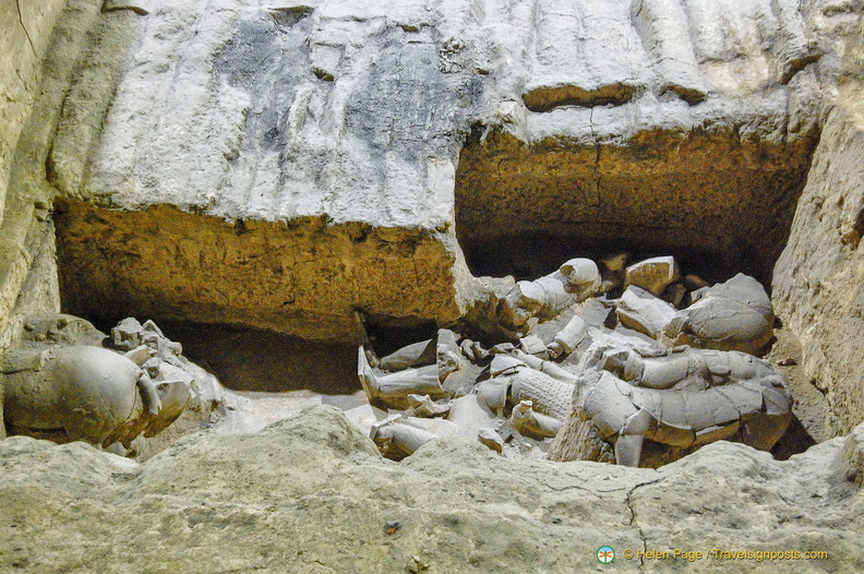 Roof of pit and warrior fragments