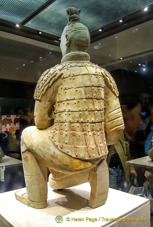 Back features of the Kneeling Archer