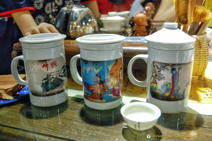 Magic tea mugs