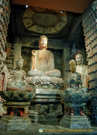 Central Altar of Zhongshan Grotto