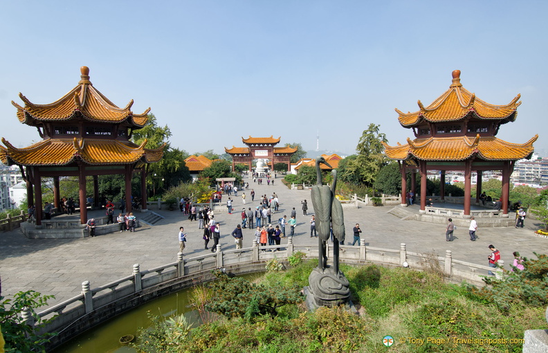 wuhan-yellow-crane-tower-AJP5024.jpg