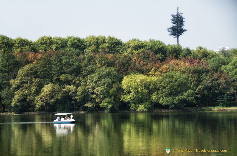 wuhan-east-lake-AJP5056.jpg