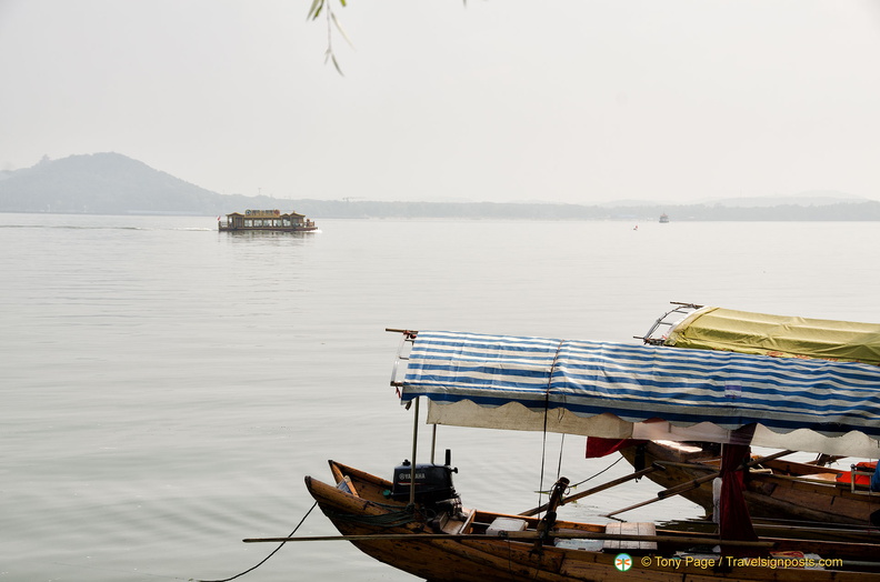 wuhan-east-lake-AJP5061.jpg