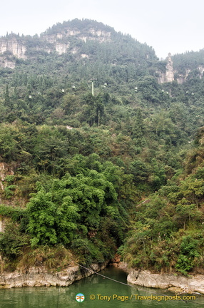 Cable Car to the Top of the Three Gorges Tribe Village