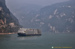 Victoria Cruises' MV Jenna at Xiling Gorge