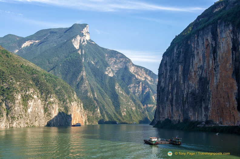 Famous View of Qutang Gorge