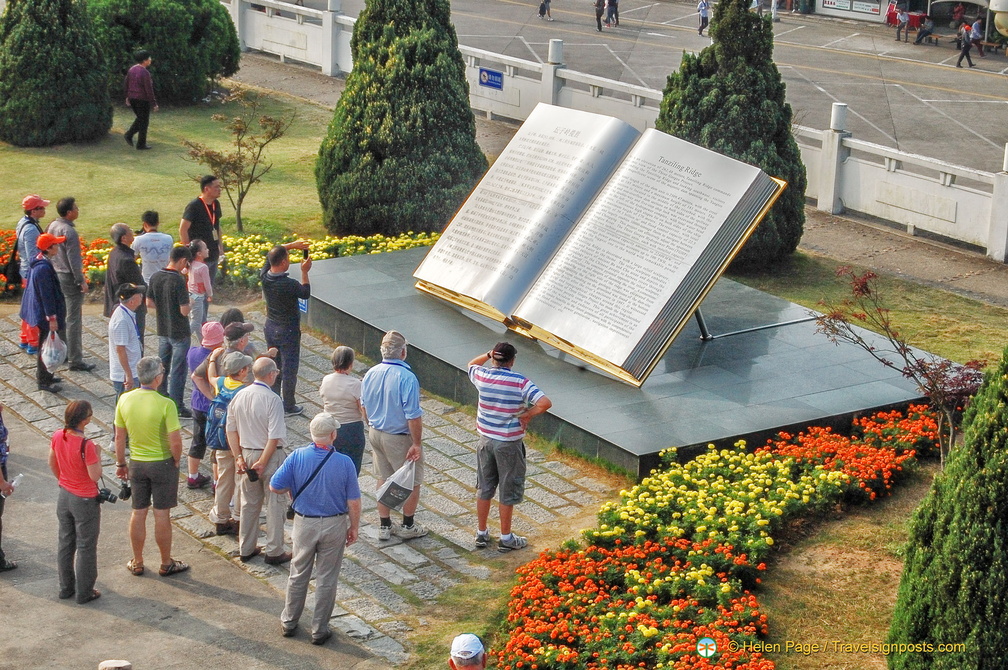 Visitors Reading about the Tanziling Ridge