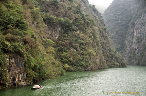 Shennong Stream is about 155 metres deep at its mouth