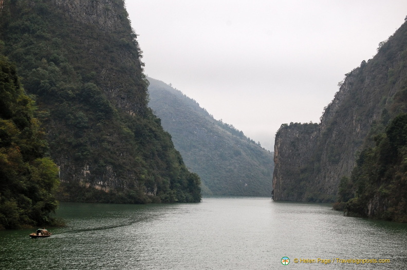 yangtze-shennong-stream-DSC5912.jpg