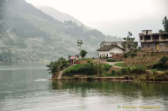 A Shennong Stream Village