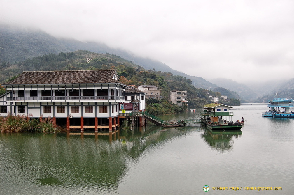 Louping Scenic Spot on Shennong Stream