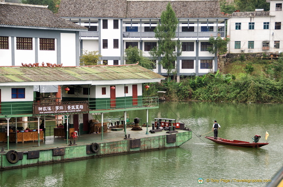 Pontoon for the Louping Scenic Spot