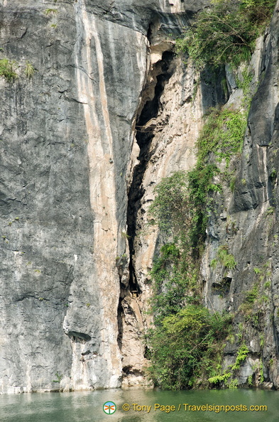 yangtze-shennong-stream-AJP5280.jpg