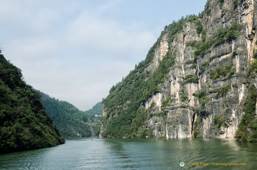 Scenic View of Shennong Stream