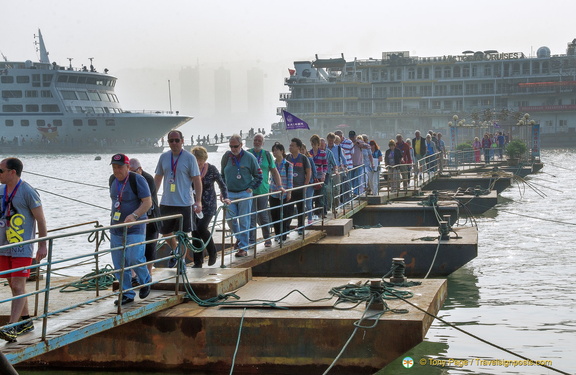 Groups Arriving at Fengdu Ghost City