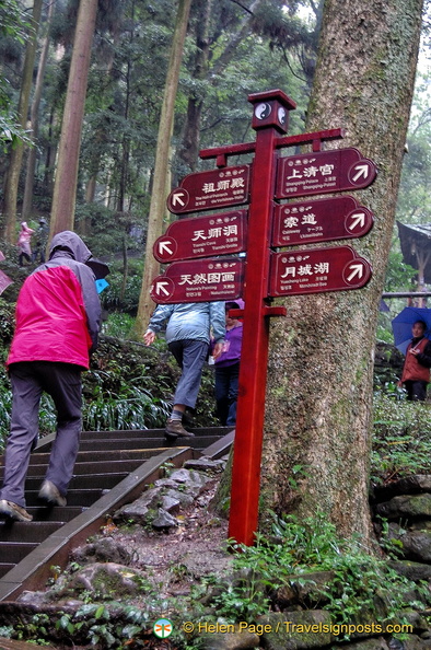 Walking up the Chunxian Footpath