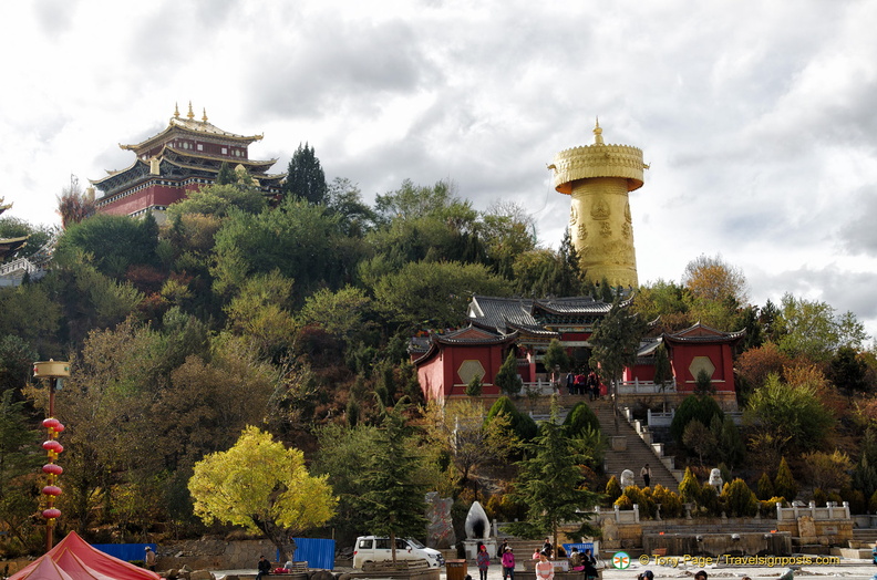 shangri-la-dafo-temple-AJP5851.jpg