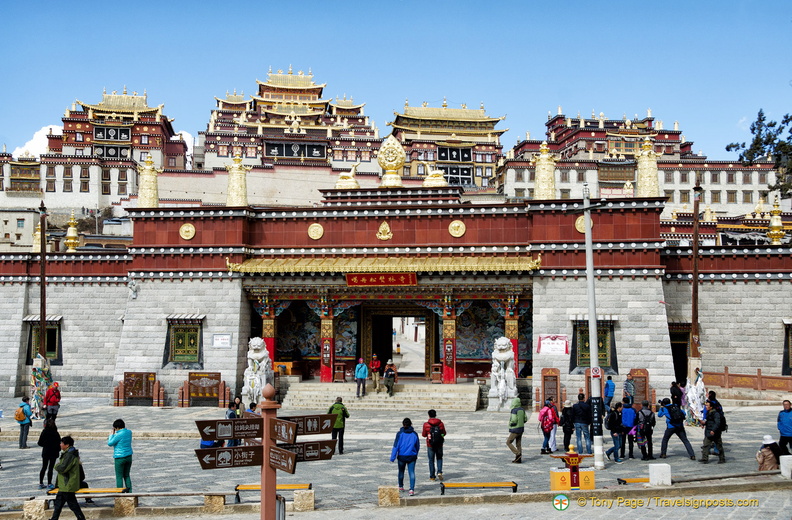 Entrance to Ganden Sumtseling Monastery