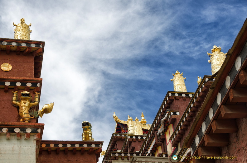 Ganden Sumtseling Monastery Architecture