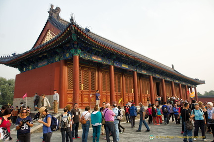 Pavilion flanking the Hall of Prayer for Good Harvests
