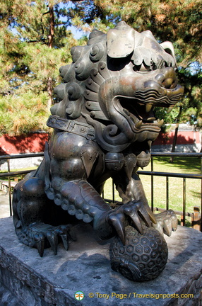 Chengde  Mountain Resort Imperial Guardian Lion