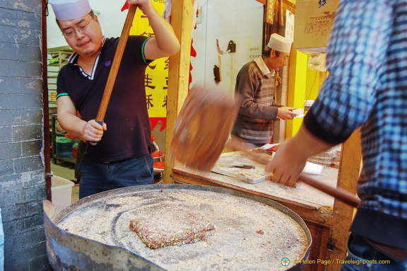 Making Peanut Desserts - Xi'an Muslim Street