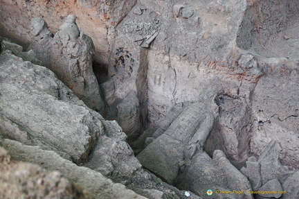 Close-up of a pit with fallen warriors