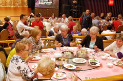 Diners at the Tang Dynasty Show Dinner