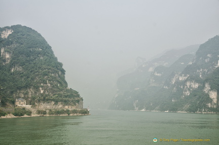 Xiling Gorge in the Smog