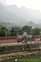 Huangling Temple on the Sandouping Waterfront