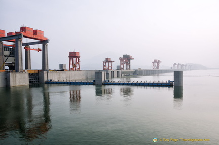 Three Gorges Dam Lock Mechanism