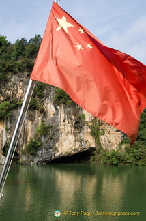 Flying the Chinese Flag on Shennong Stream